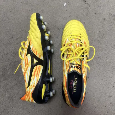 새상품급 미즈노 모렐리아 네오3 270