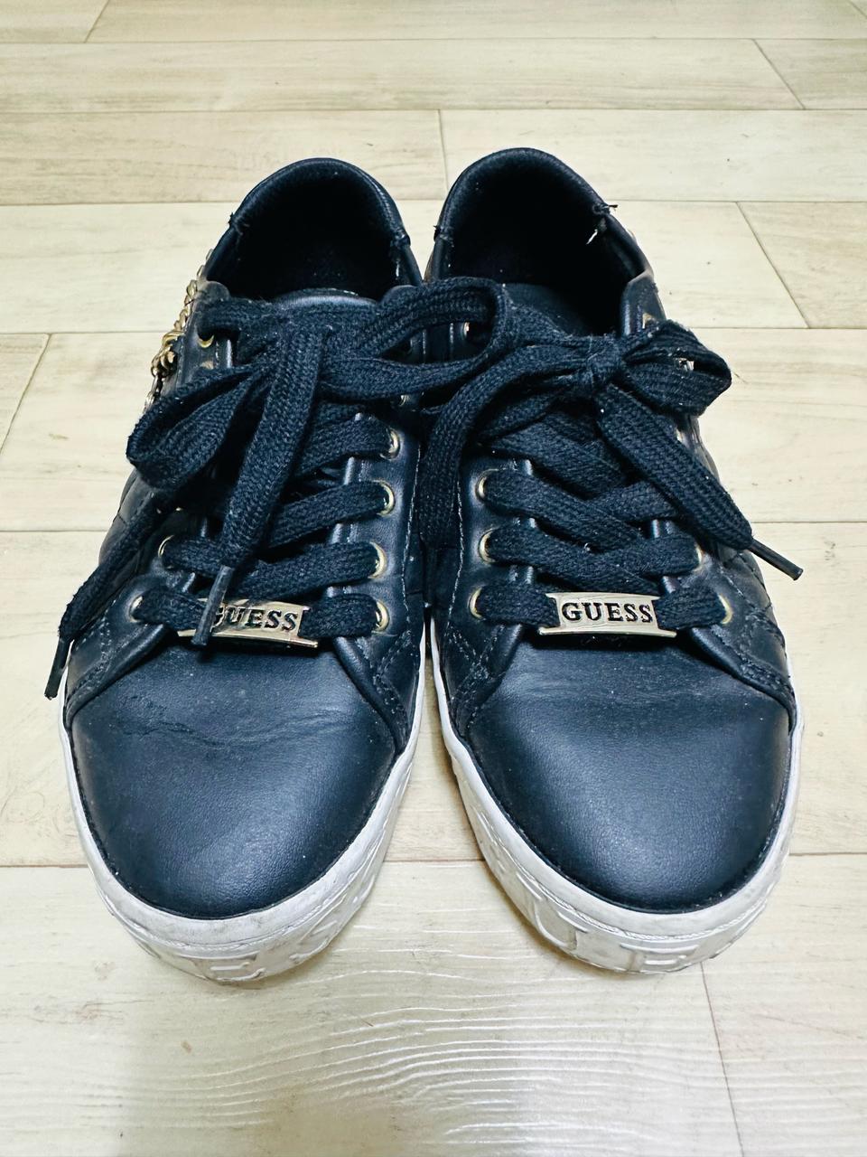 (GUESS)게스 블랙 퀼팅 스니커즈