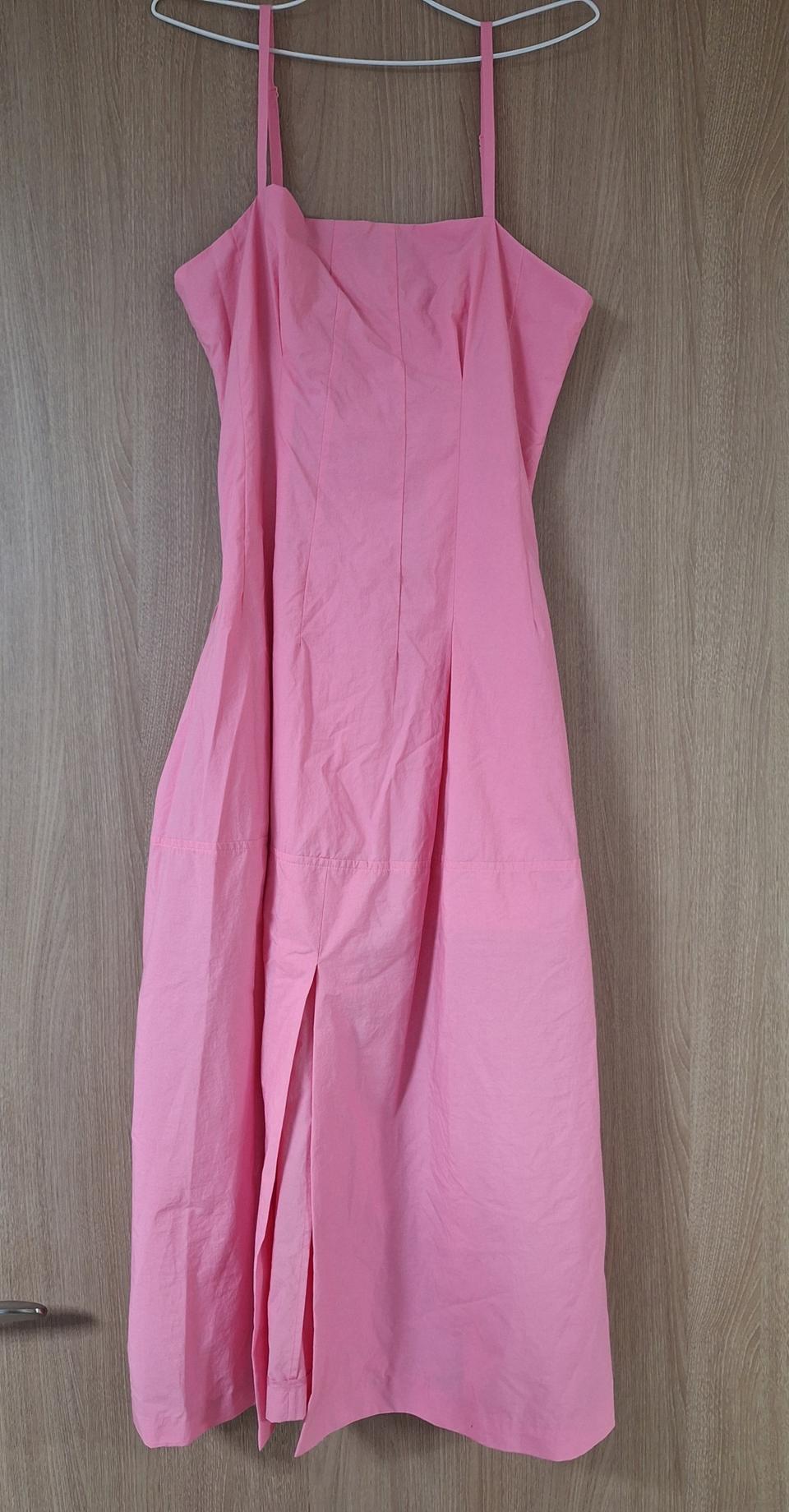 에고이스트 슬림 라인 민소매 원피스