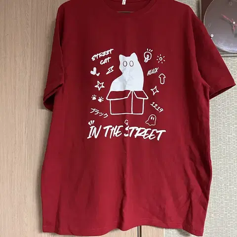 새상품 고양이프린팅 반팔