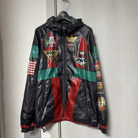 아디다스 x 55DSL 콜라보 바람막이 자켓(M)