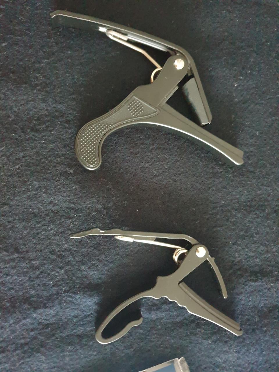 기타 카포  피크 조율기 팝니다