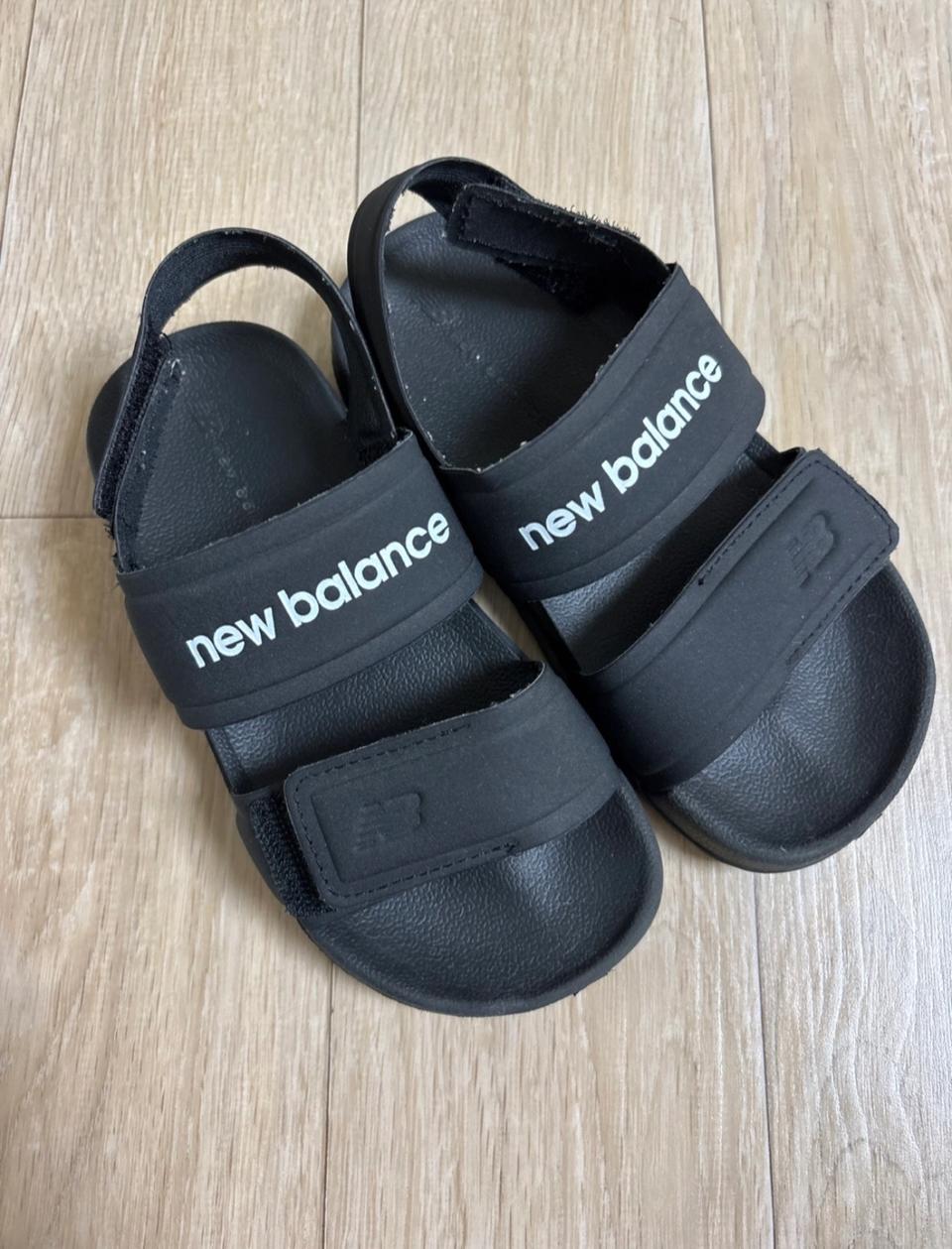 유아 뉴발 샌들