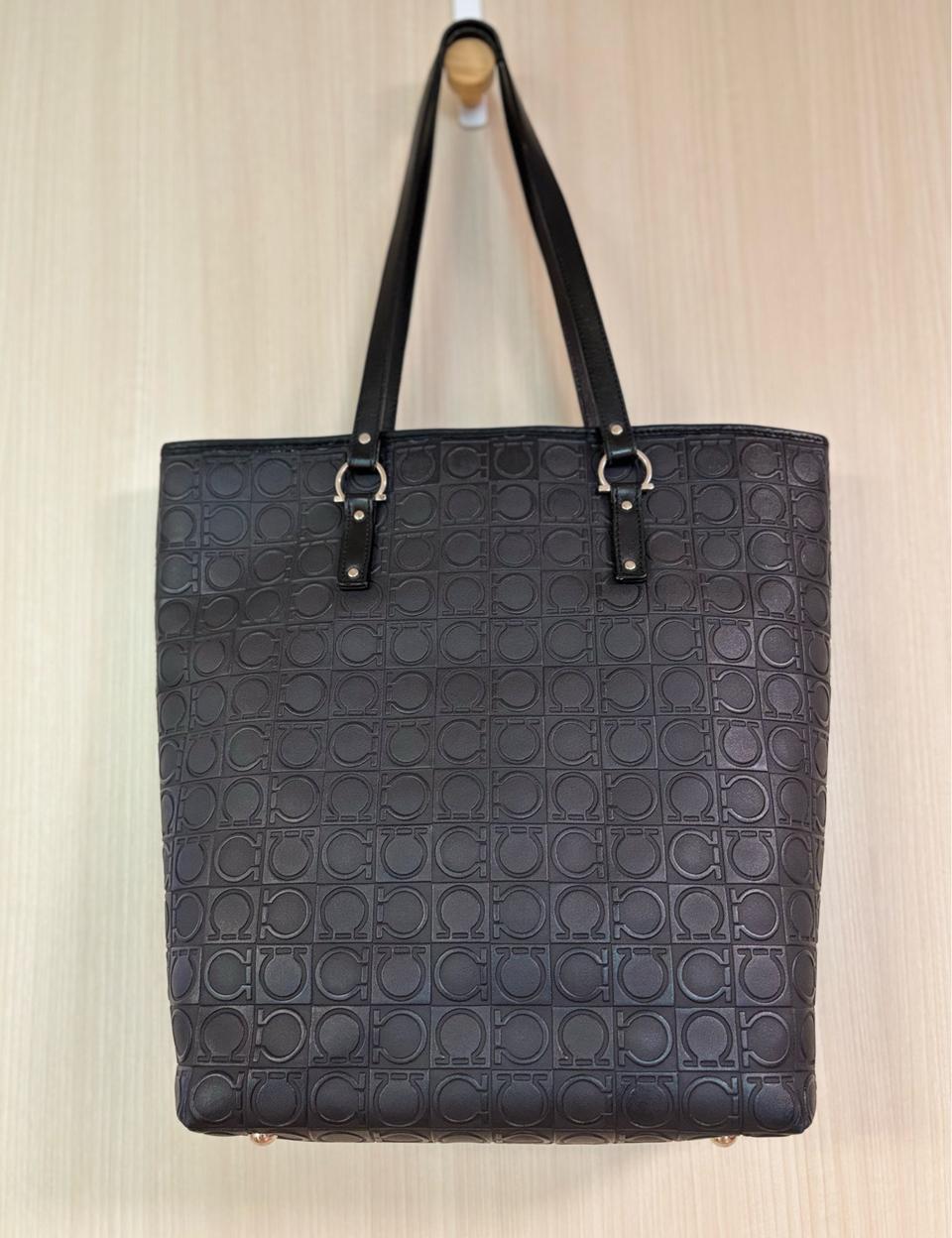 페라가모 쇼퍼백