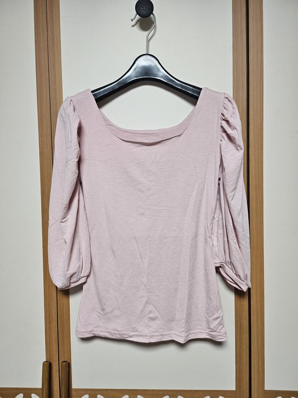 새상품 어깨 셔링 U넥 핑크 티