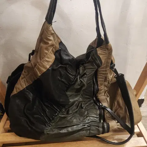 DEMOO 데무박춘무 램스킨 GRUNGE 토트백