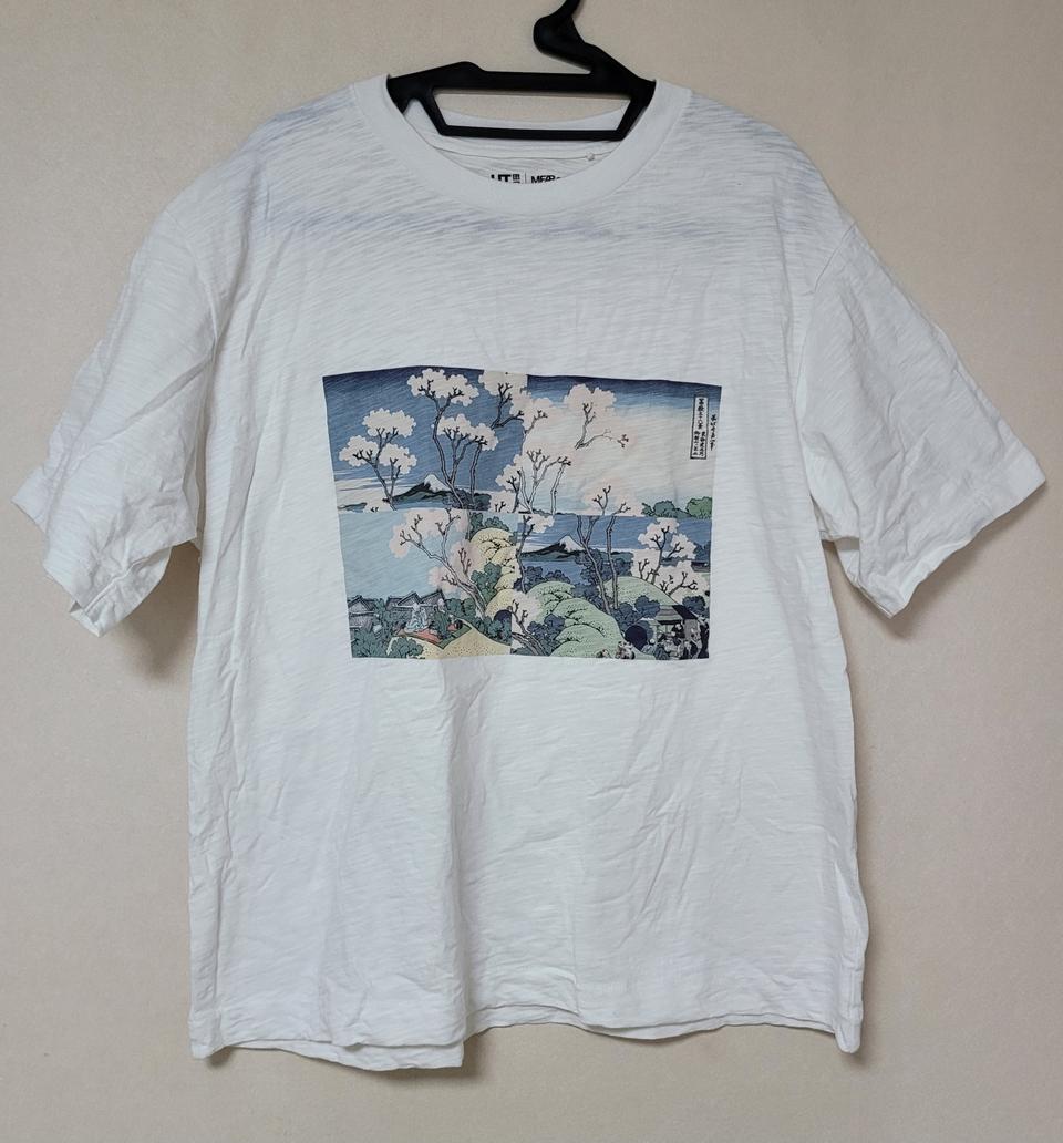 일본 유니클로 티셔츠 ut XL
