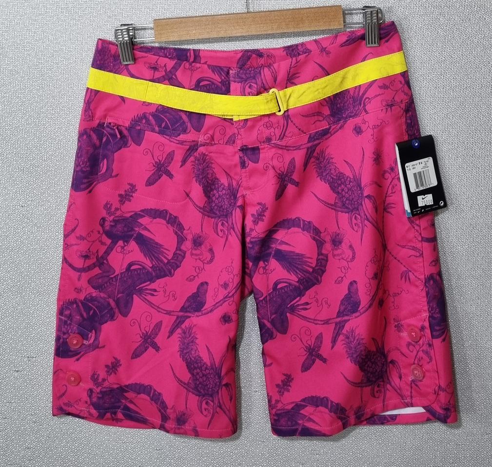 새상품) 26-27 ) 나이키 핑크 우븐 반바지 (수영복가능) 