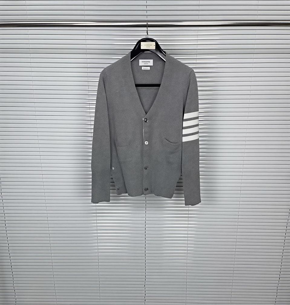 2/ 톰브라운 차콜 캐시미어 사선완장 가디건