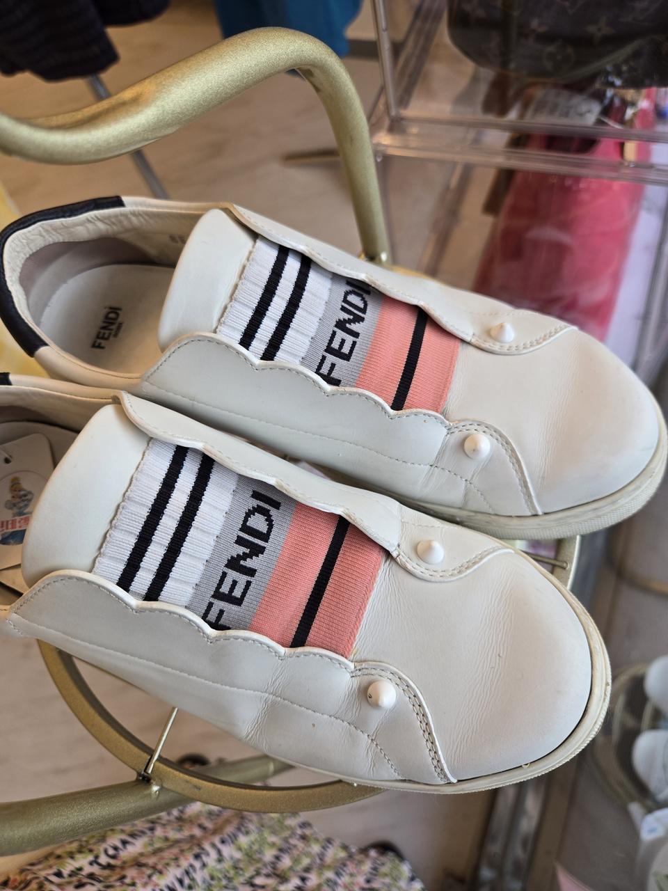 정품 > 펜디 스니커즈