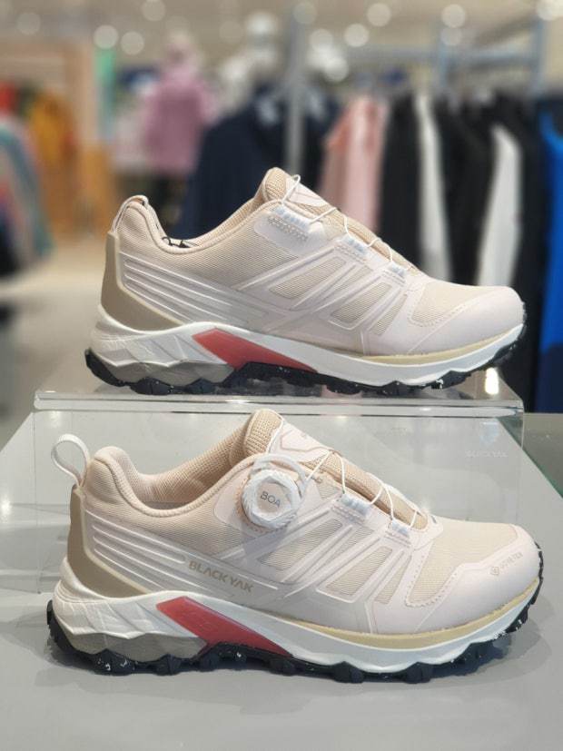 블랙야크 고어텍스 등산화 새상품 라이트핑크