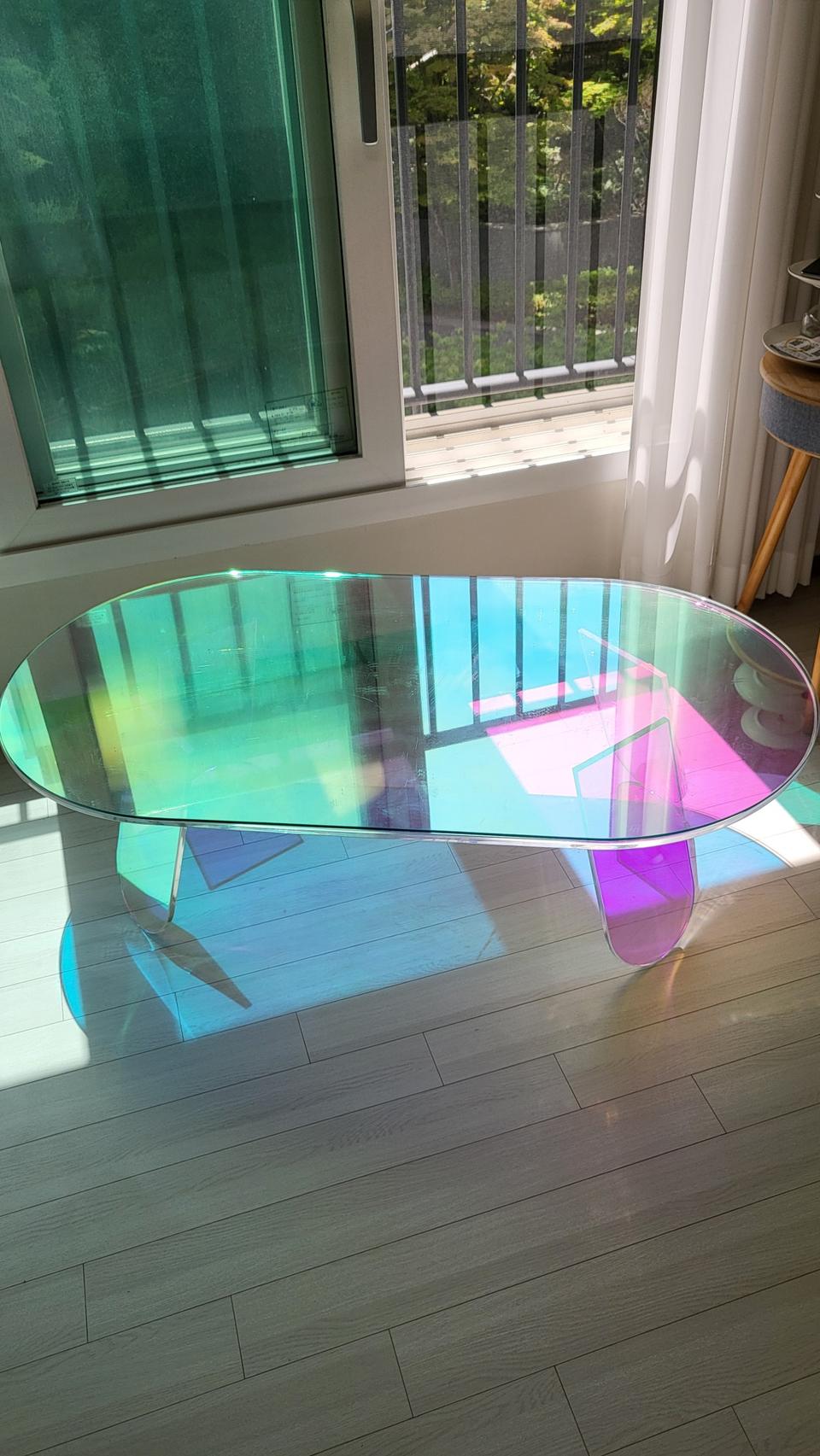 오로라 홀로그램 유리 거실 테이블