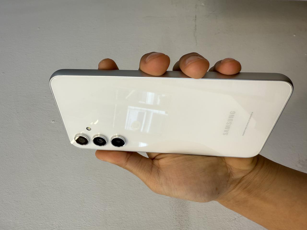 갤럭시 퀀텀4 판매합니다