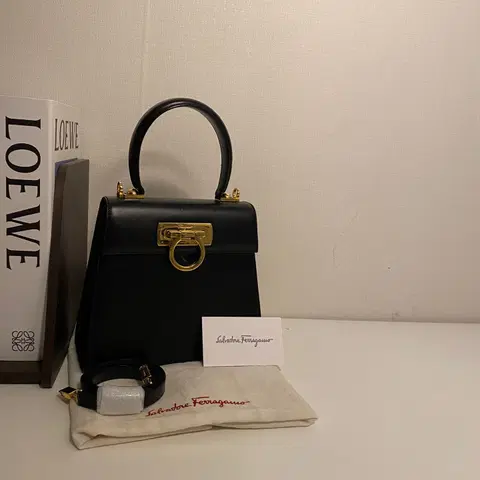 FERRAGAMO / 빈티지 페레가모 블랙 간치니 스몰 켈리백 /투웨이백