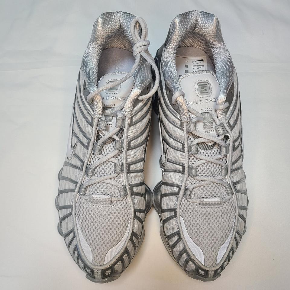 나이키 샥스 TL 퓨어 플래티넘 앤 메탈릭 실버 운동화