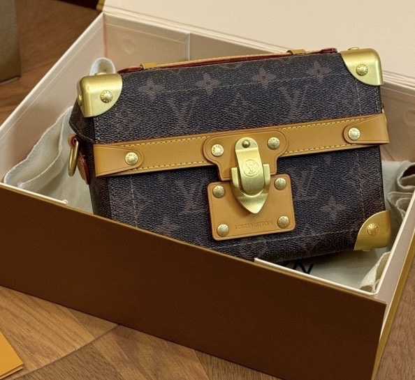 루이 남여공용사각크로스백