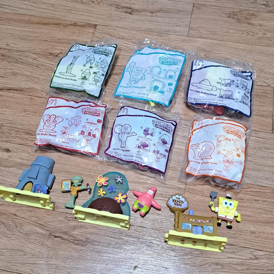 스폰지밥 해피밀 피규어 9개 35000원!