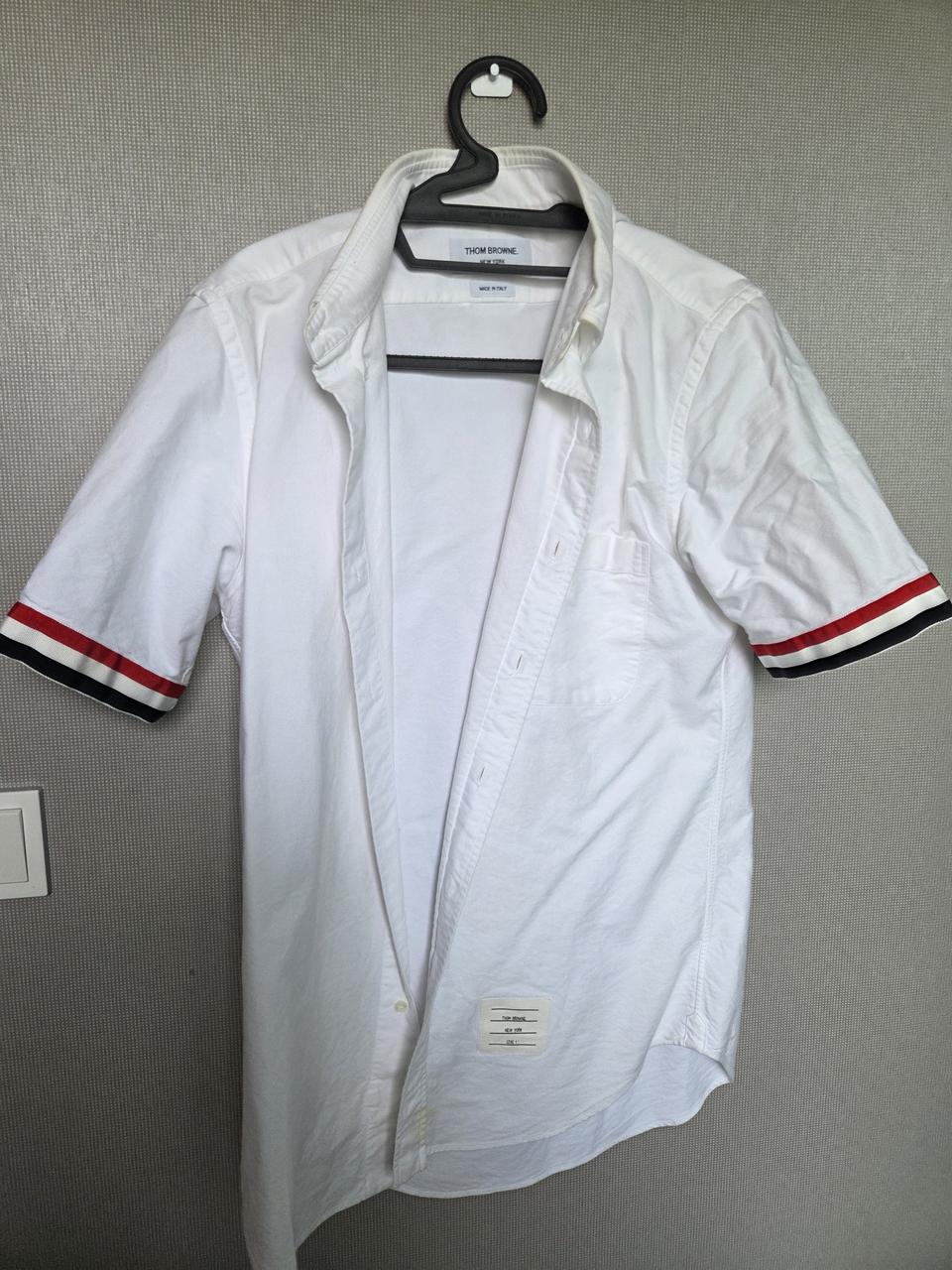 톰브라운 반팔셔츠