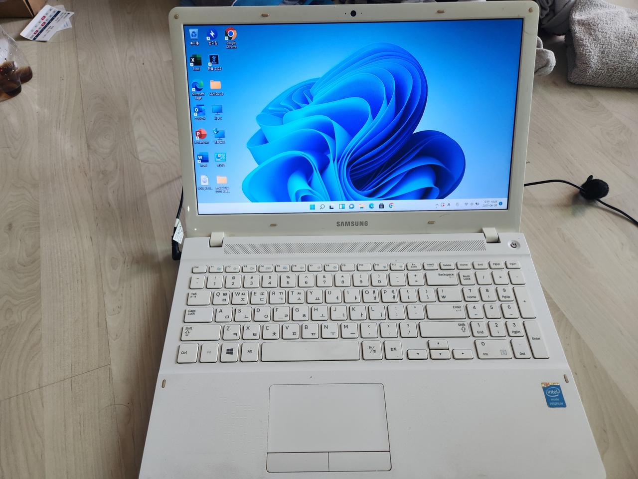 삼성아티브4 NT450R5E 팬티엄노트북팝니다