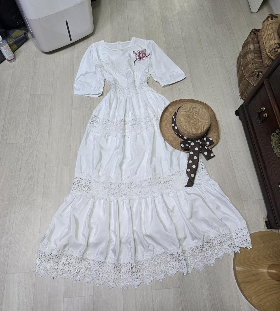 데이트룩 / 휴가룩/ 반소매  / 레이스 셔링 캉캉/ 롱 롱원피스