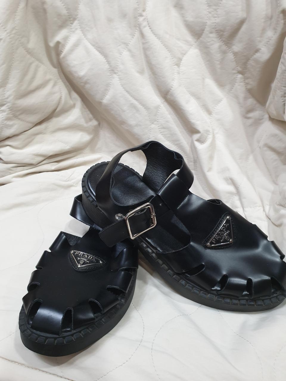 프라다 삼각로고 여성 샌들
