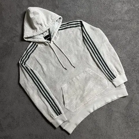 아디다스-아이비파크 그레이 코듀로이 후드티