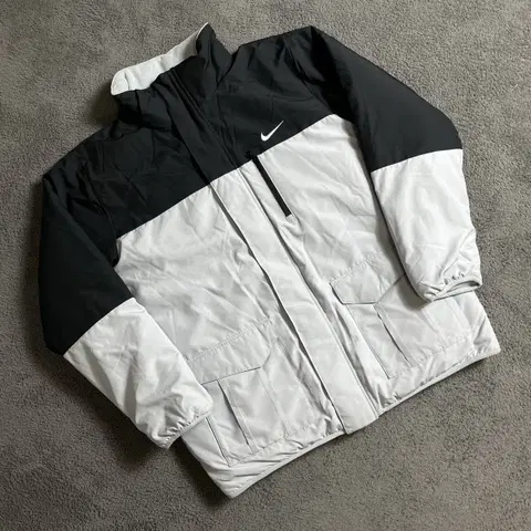 나이키 화이트:블랙 패딩