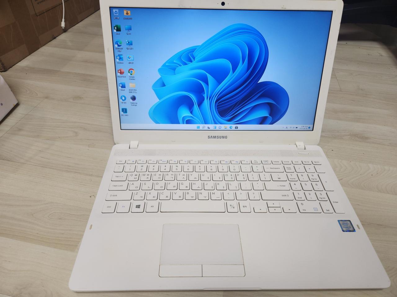 삼성노트북5 NT501R5L i5노트북팝니다