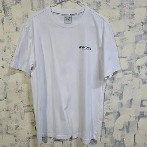 디스커버리 라운드 반팔티 100