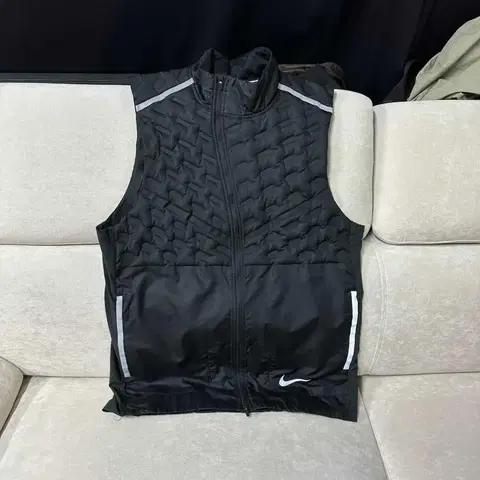 나이키 에어로프트 구스다운경량패딩100