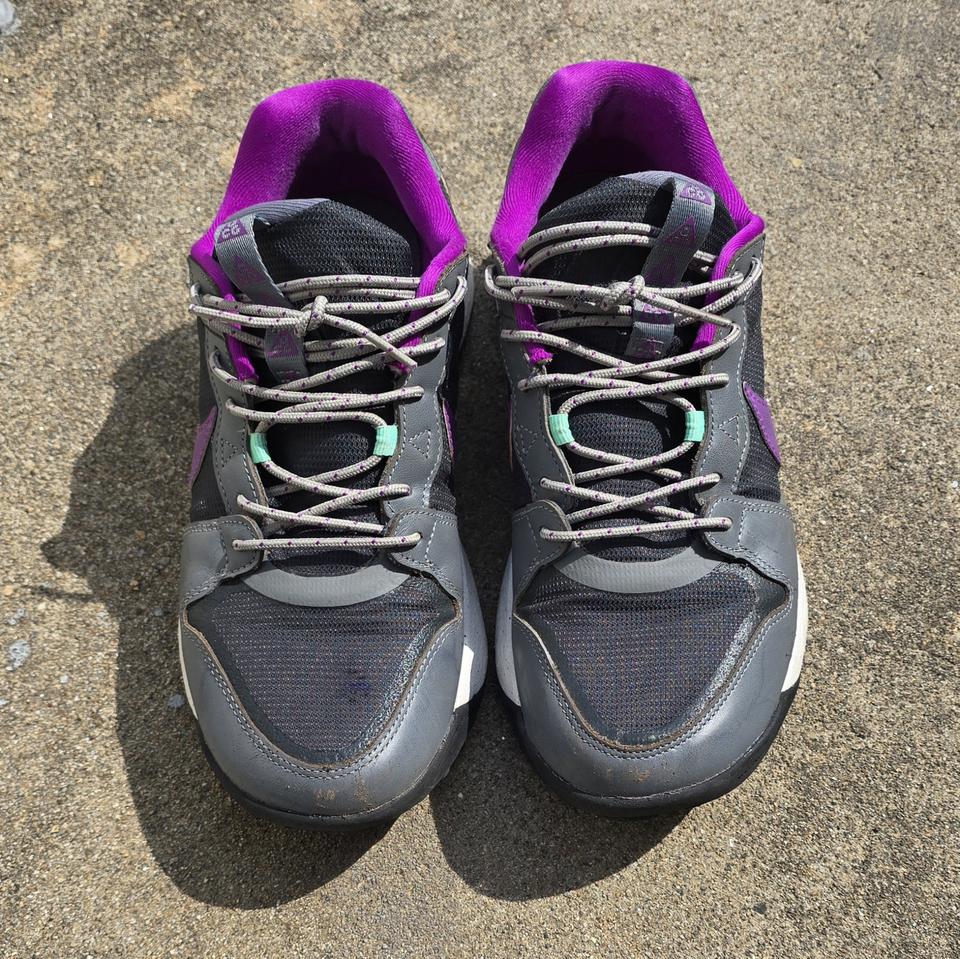 나이키 ACG 로우케이트 등산화 트레킹화 265사이즈 팝니다.