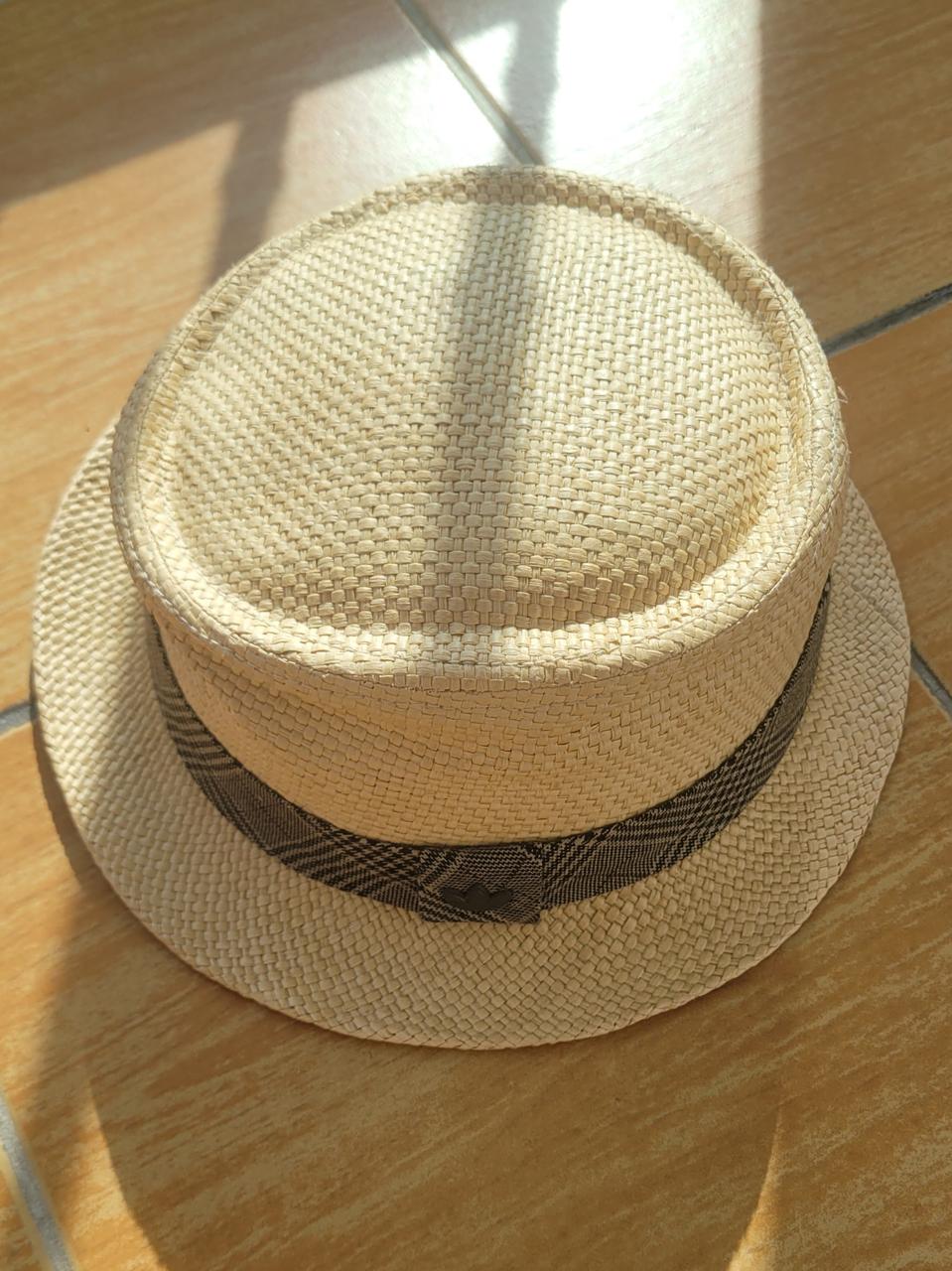 아디다스 오리지날 밀짚 페도라 팝니다.