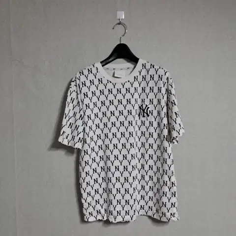 MLB 클래식 모노그램 스포티브 전판패턴 오버핏 반팔 티셔츠 뉴욕양키스