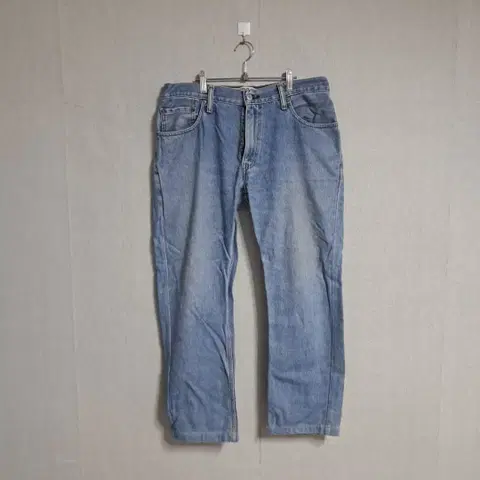 리바이스 505 스트레이트 핏 청바지