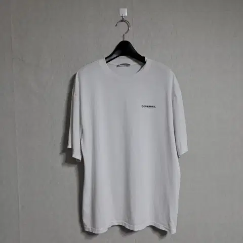 커버낫 화이트 로고 반팔티셔츠