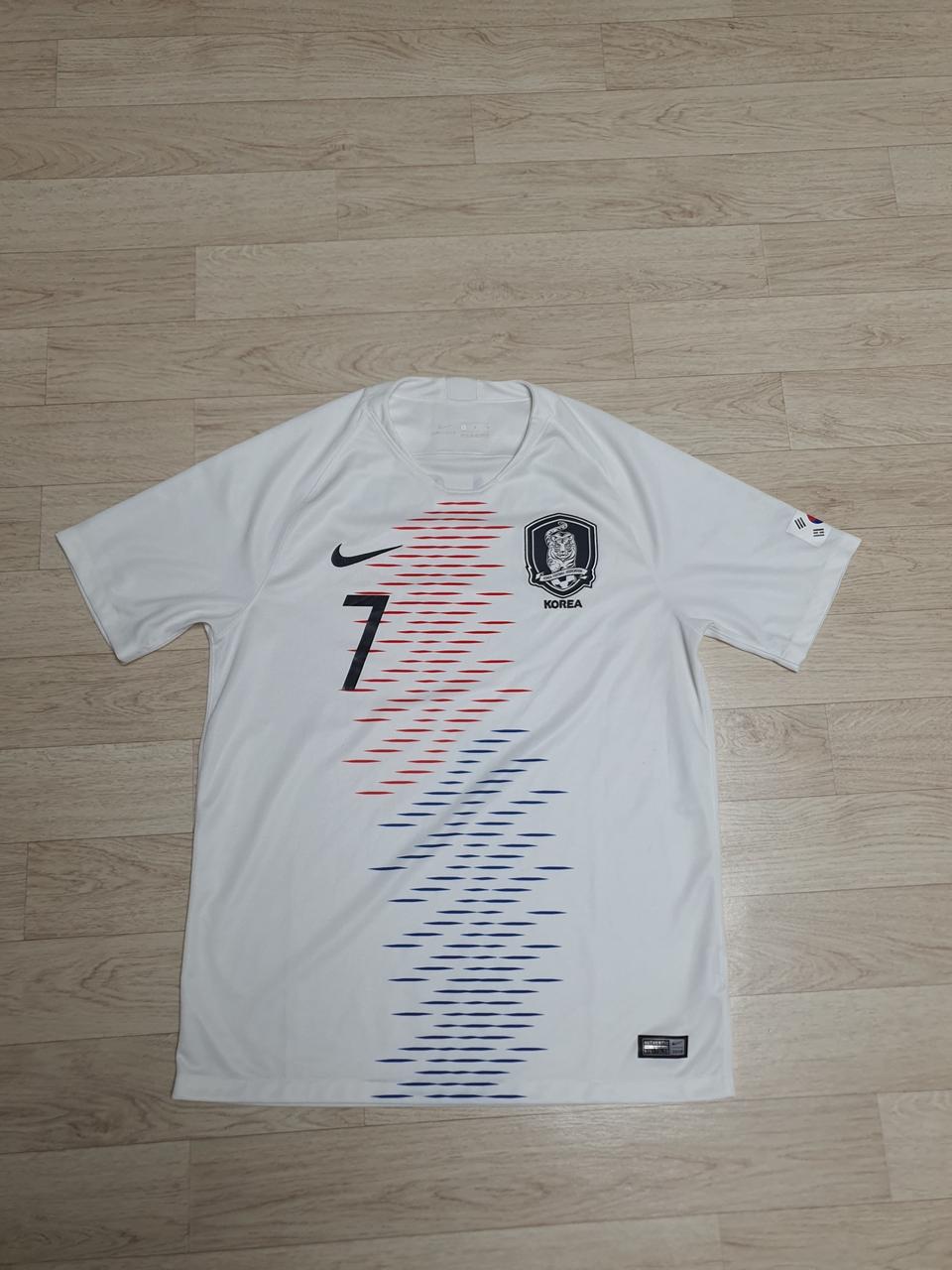 100 나이키 정품 축구 손흥민 티셔츠 남100사이즈 좋아요