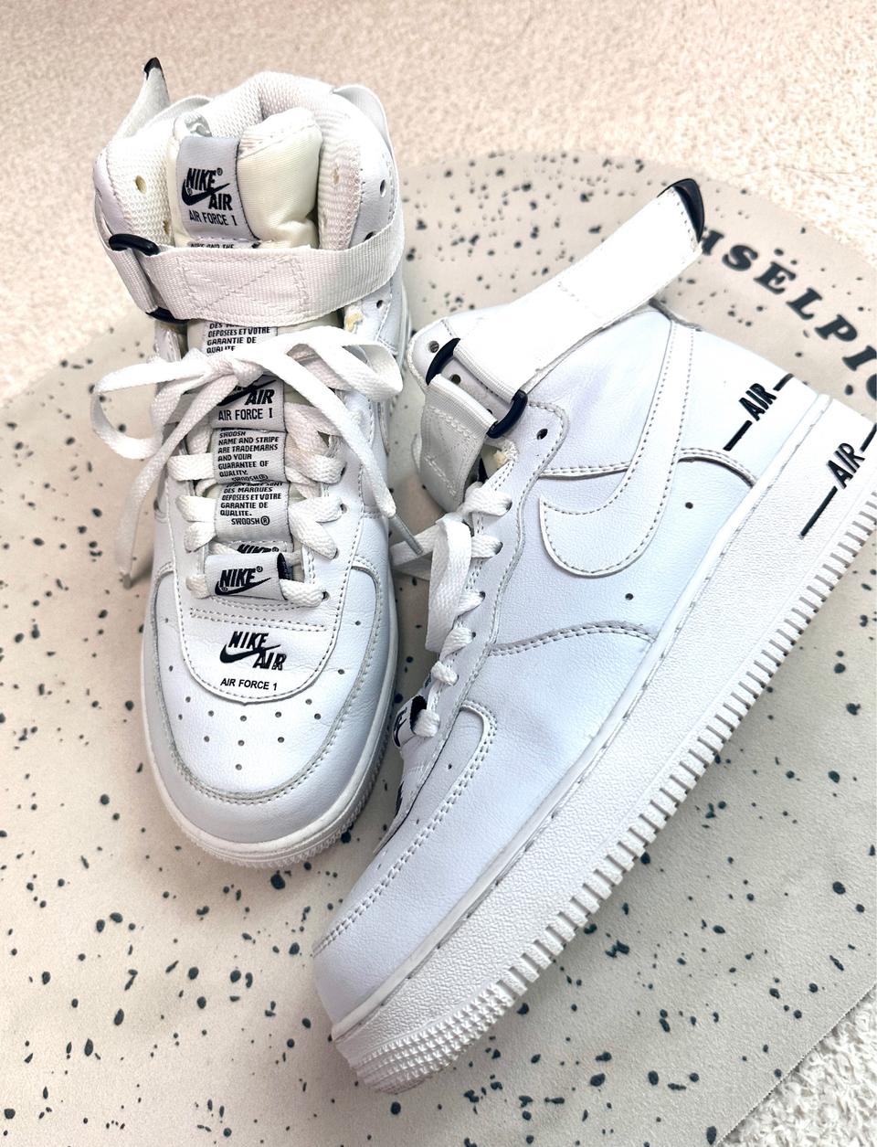 나이키 에어 포스1 하이탑 07 LV8 3 트리플 화이트