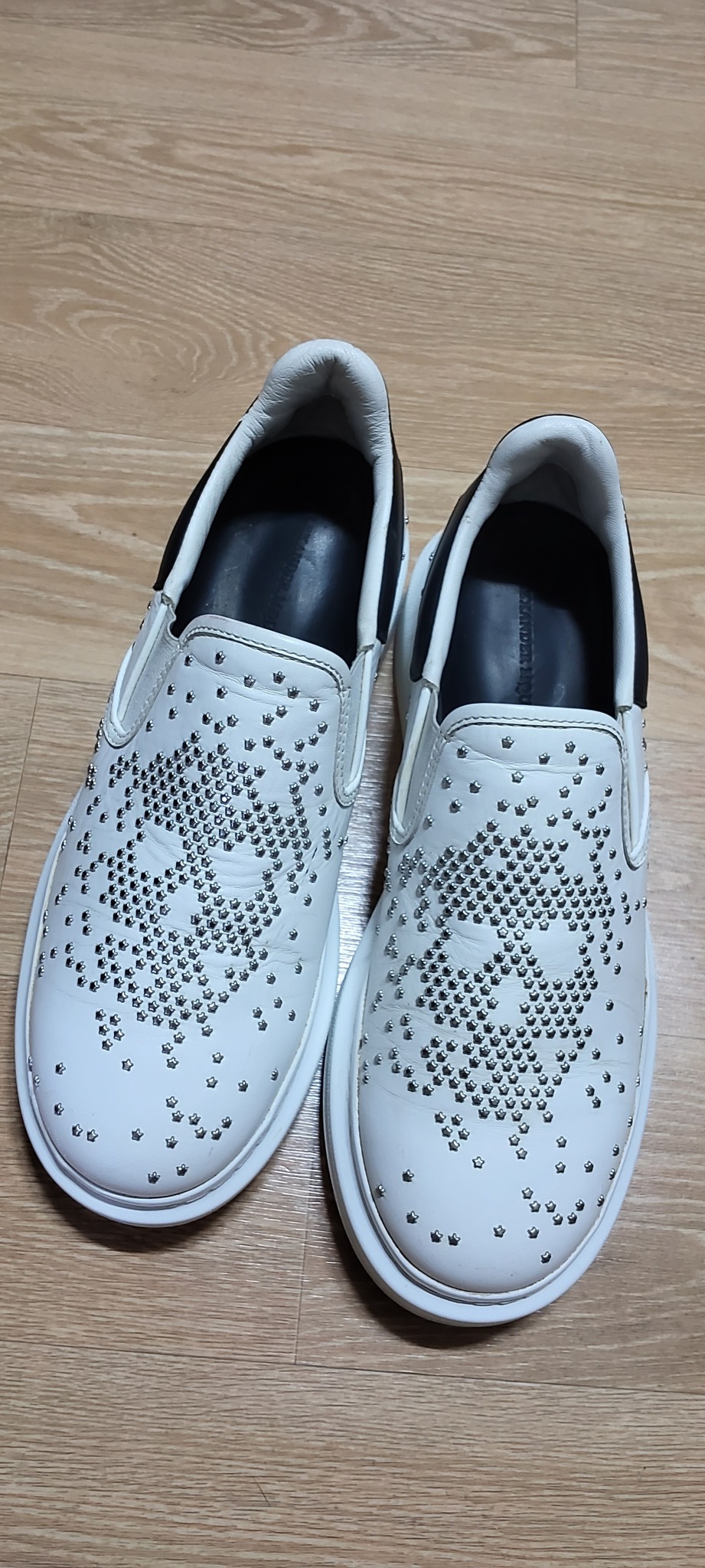 (39.5/245~250)알렉산더맥퀸 스터드 슬립온 스니커즈