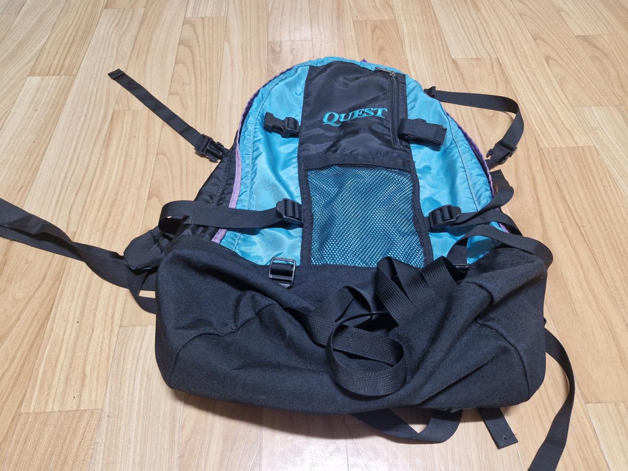 QUEST 등산용 가방 백팩 배낭