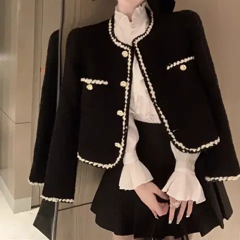 230. 에이블리 고급스러운 샤 스타일 데이트룩 금장 트위드자켓 블랙/L