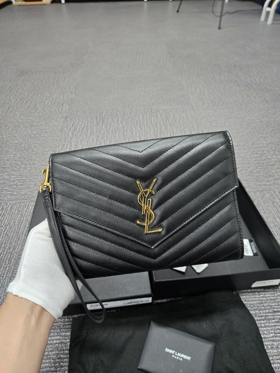 [정품]입생로랑 플랩 클러치백