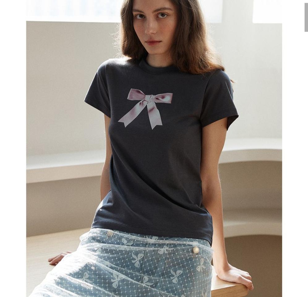 셀리테일즈  리본 프린팅 티셔츠 차콜