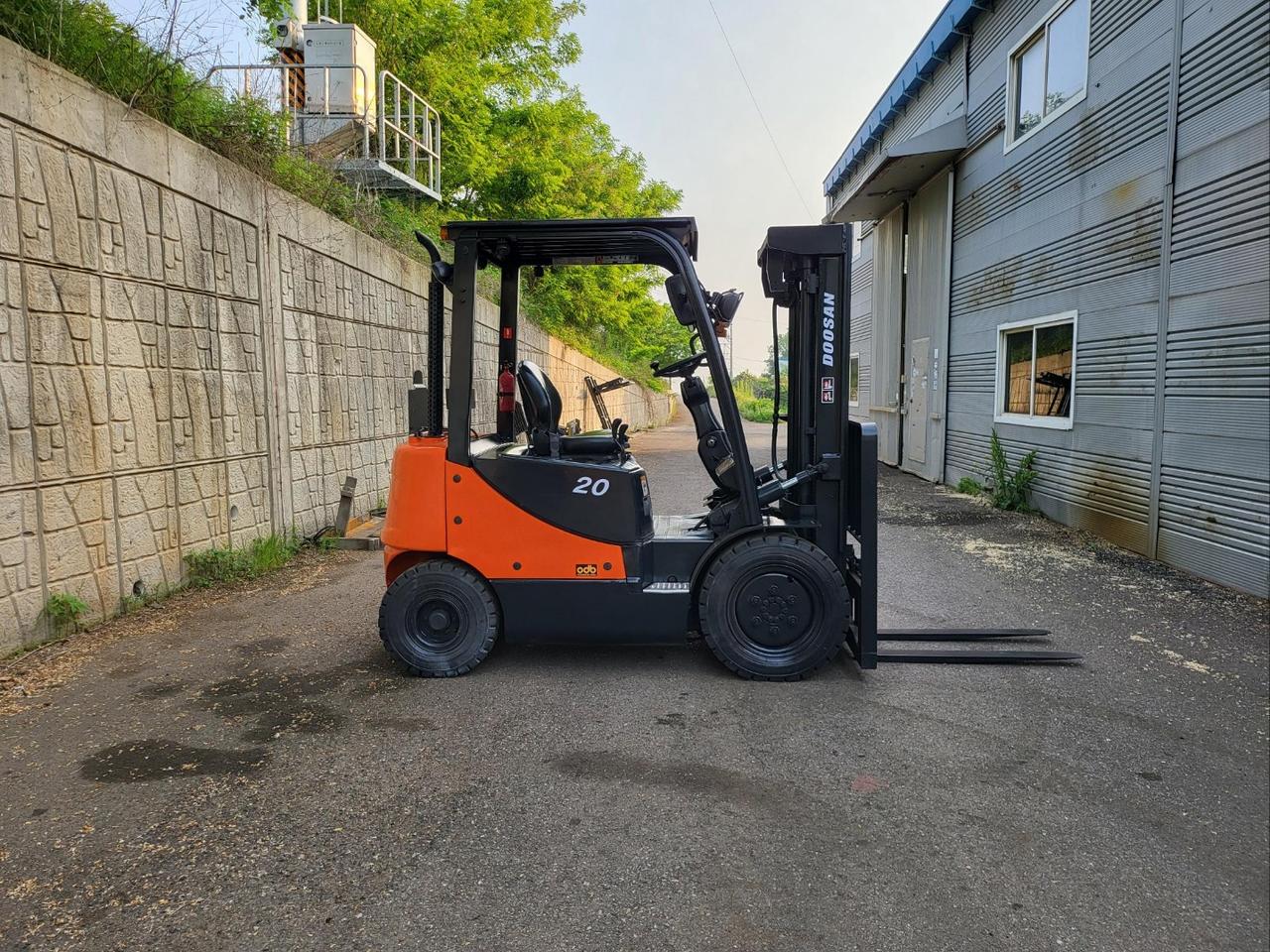 (중고지게차) 두산 D20S-7 디젤 2톤 3단 지게차
