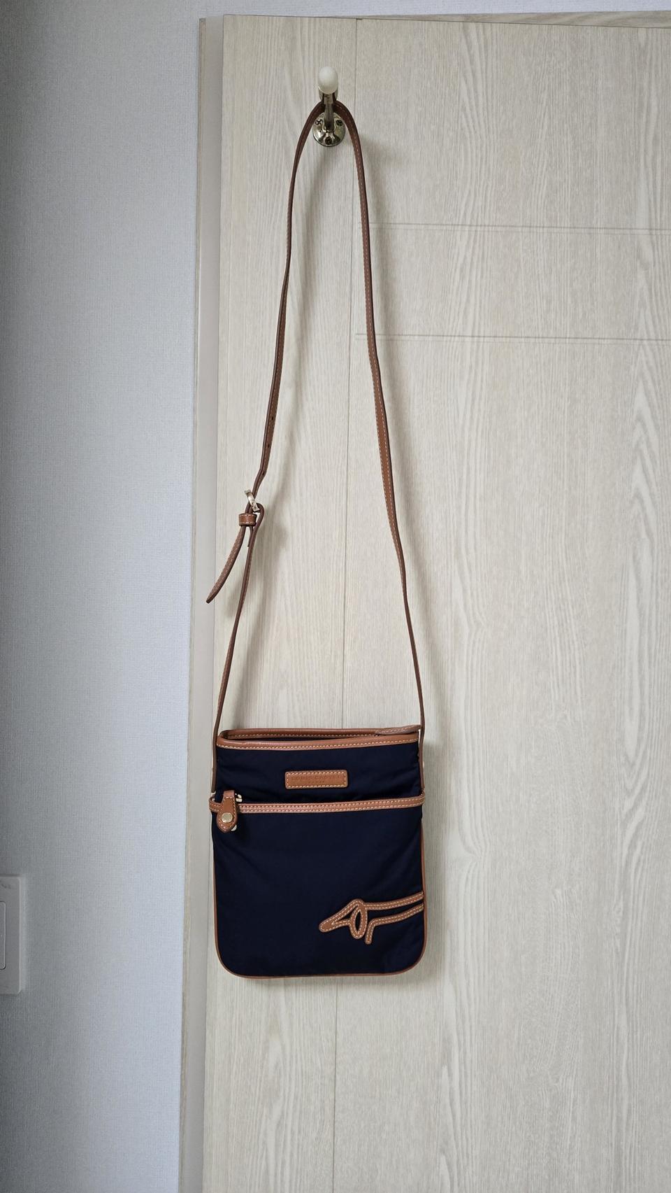 새것 루이까스텔 크로스백 (정가15만)