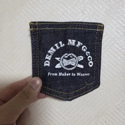 데밀 셀비지데님팬츠 뒷주머니패치 오프라인한정 굿즈