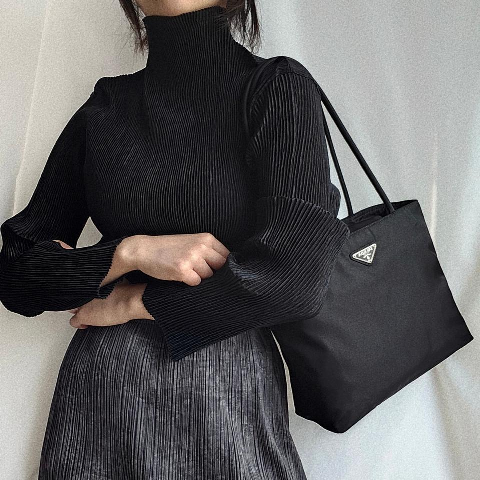 [정품] 프라다 긴줄 나일론 숄더백 쇼퍼백