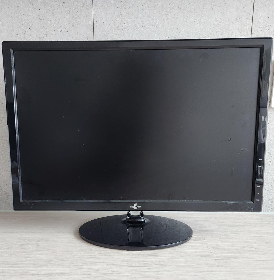 24인치 led 모니터, 게이밍 헤드셋 키보드 마우스, 스피커, 쿨링패드