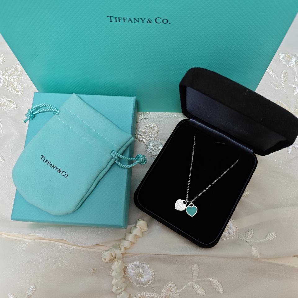 티파니앤코 더블 하트 팬던트 목걸이입니다