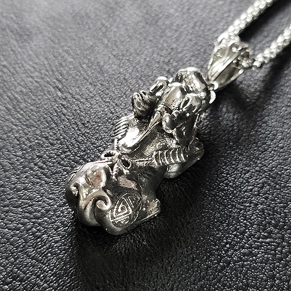 Pixiu 백동 펜던트 엔틱 선물 비휴 재물운 금전운 남자 목걸이