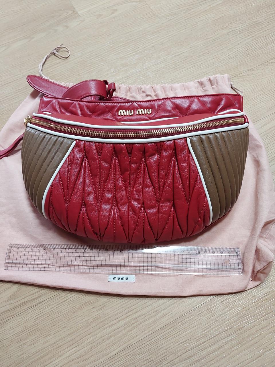 새상품)미우미우 퀼팅 범백-정품